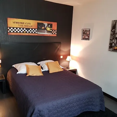 Les Jardins Saint Laurent Hotel 2*